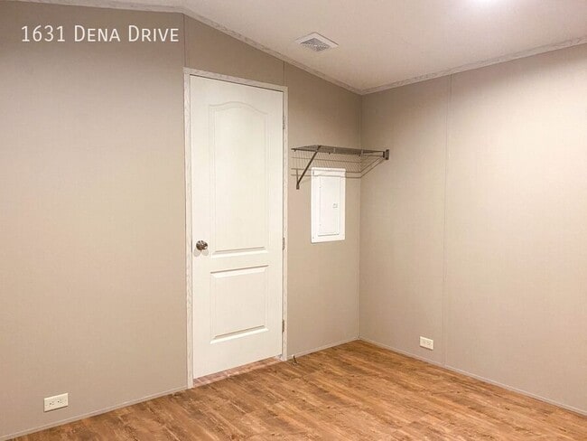 Photo - 1631 Dena Dr