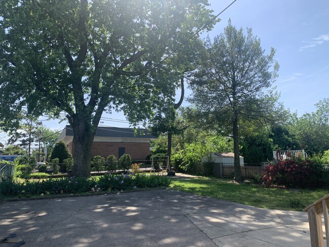 Fenced in Back Yard - 150 S Lecato Ave