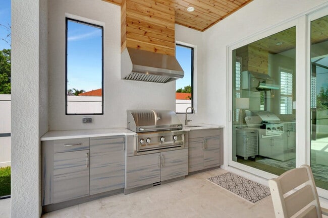 Photo - 846 95th Ave N Unidad FL1-ID1073510P