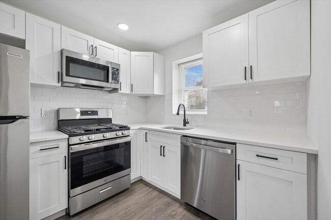 Building Photo - 5815 N 21st St