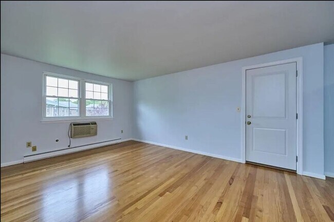 3 Colonial Village Dr Unit 10