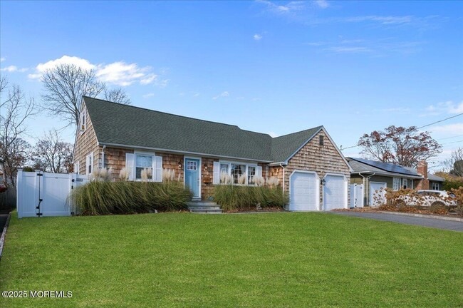 Photo - 525 Riverwood Ave