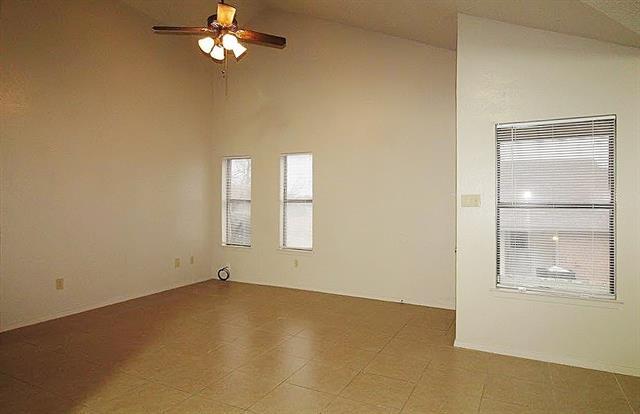 Photo - 1110 Curtis Dr