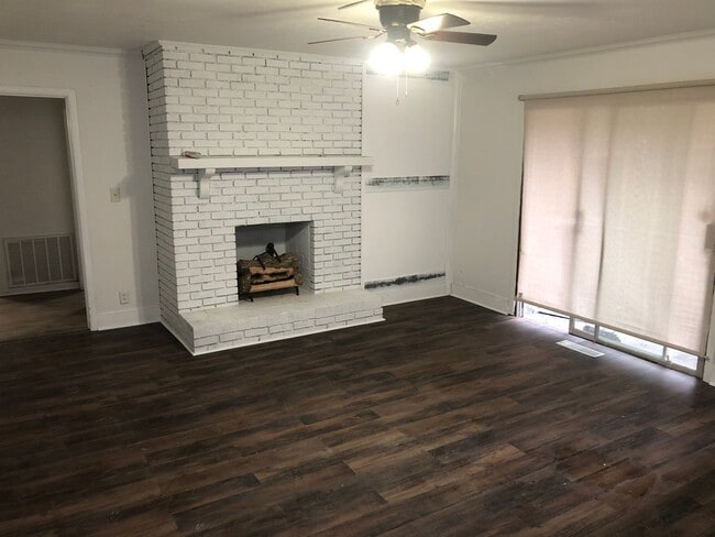 Photo - 1023 Cynthia Crescent