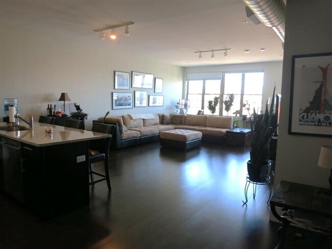 Photo - 154 W 2nd St Condominio Unidad 322