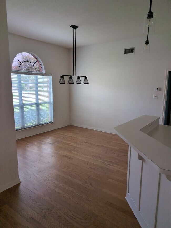 Photo - 7647 Rosewood Dr