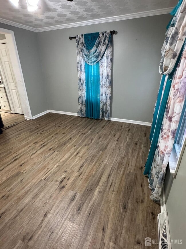 Photo - 302 W Prospect Ave