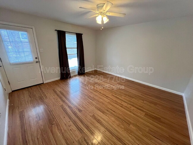 Photo - 1015 Commodore Dr Unidad A