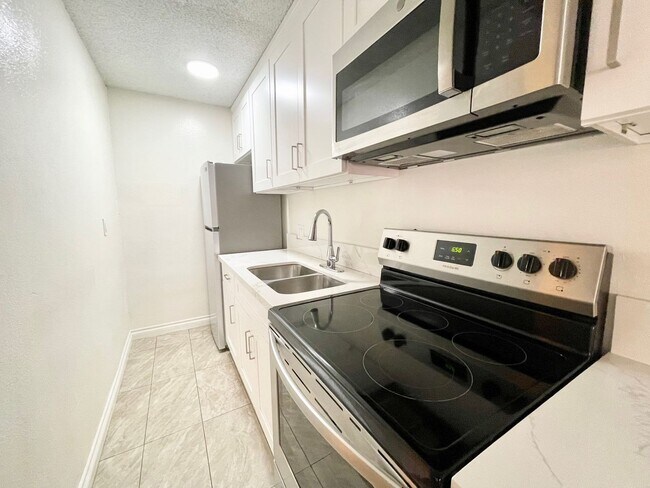 Centinela Luxury Investments Group LLC