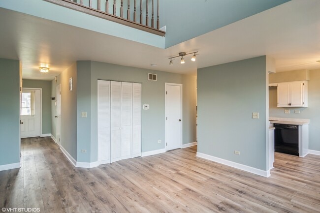 Photo - 734 E Whispering Oaks Ct