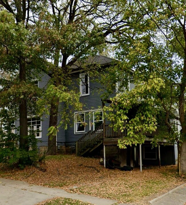 Photo - 311 W Elm St