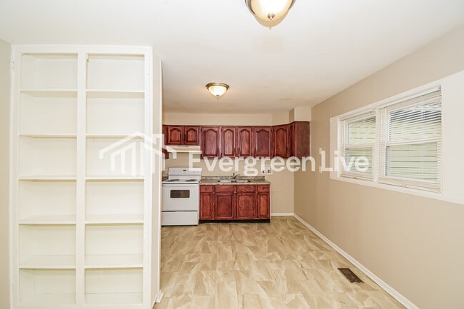 Photo - 9819 Bishop Ct