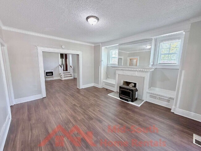 Photo - 1561 Foster Ave