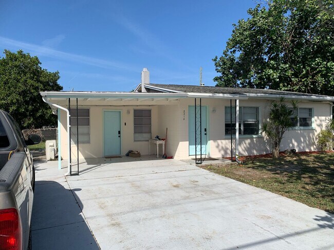 Photo - Post Rd Unidad 1