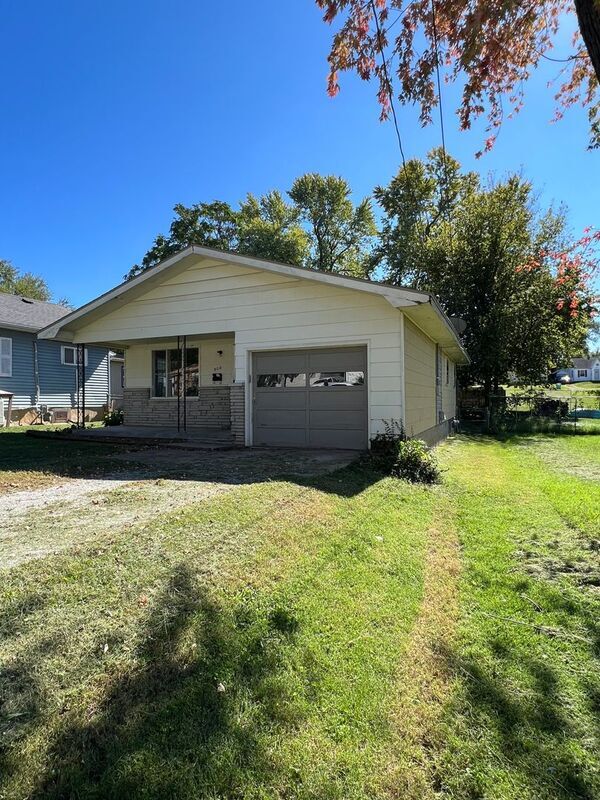 Photo - 908 W Jean St