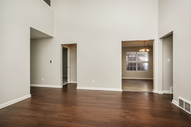 Photo - 2806 Maggie Woods Ln