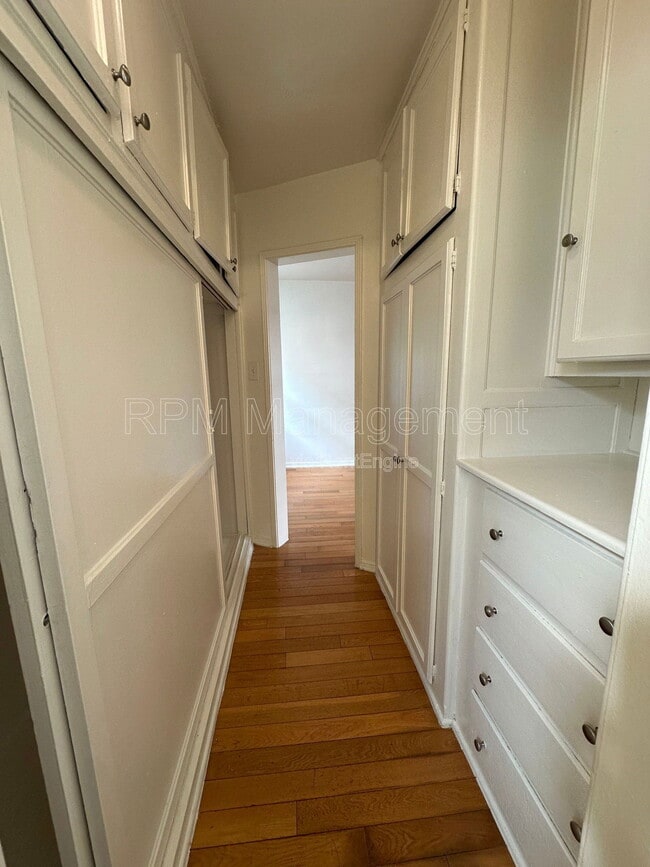 Photo - 1737 N Sycamore Ave Unidad 112