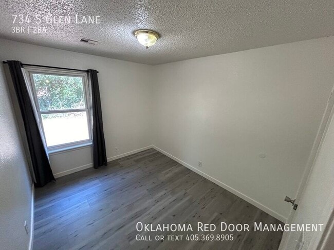 Photo - 734 S Glen Ln