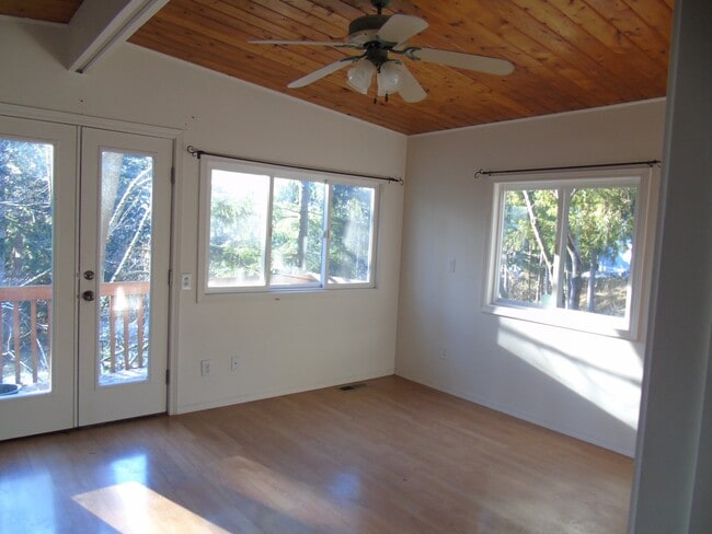 Photo - 1708 Sapphire Trail