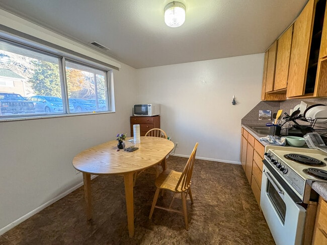 Photo - 785 E 820 N