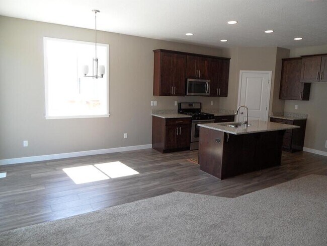 Photo - 797 Tamsin Ct