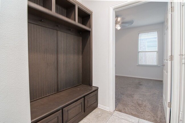 Photo - 6907 Thomas Paine Rd