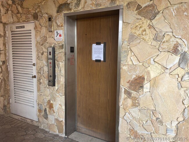 Photo - 2851 Somerset Dr Unit 111