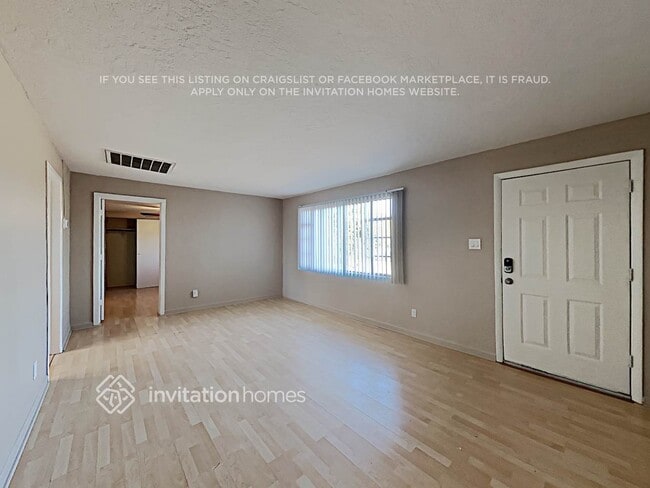 Photo - 1811 E Clarendon Ave