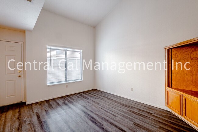 Photo - 8404 Laborough Dr Unit Apt B