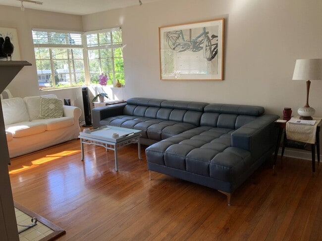 Building Photo - 1521 Marion Ave