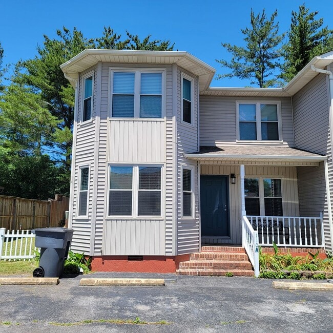 3/2 Townhouse-Cookeville City Limits-End Unit - 3/2 Townhouse-Cookeville City Limits-End Unit