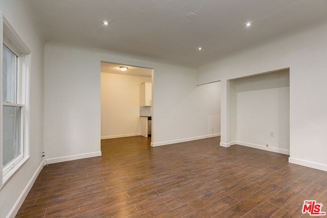 Photo - 7229 Willoughby Ave Unit 4