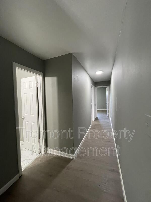 Photo - 1912 Walker Ave