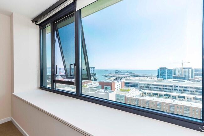 Photo - 250 King St Unit 1614