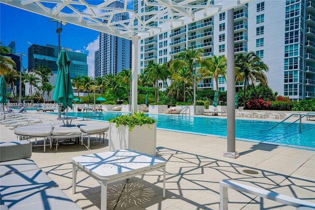 Photo - 951 Brickell Ave Unit 2405