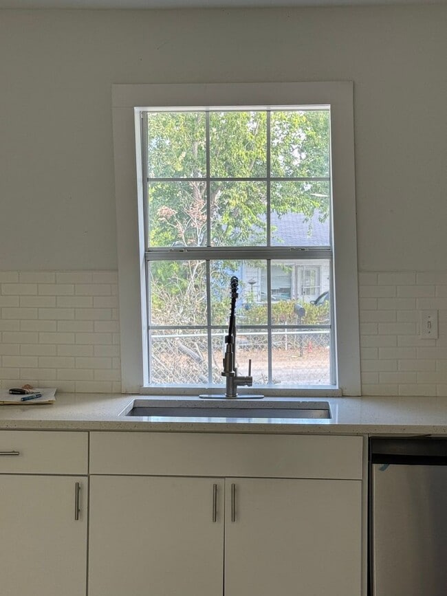 Photo - 202 Marston St Unidad B