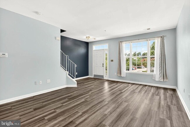 Photo - 8605 Willow Leaf Ln