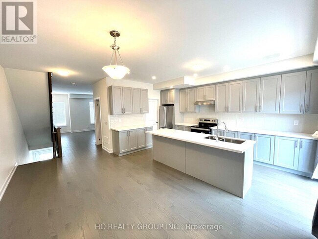 Photo - 24 Guardhouse Cres