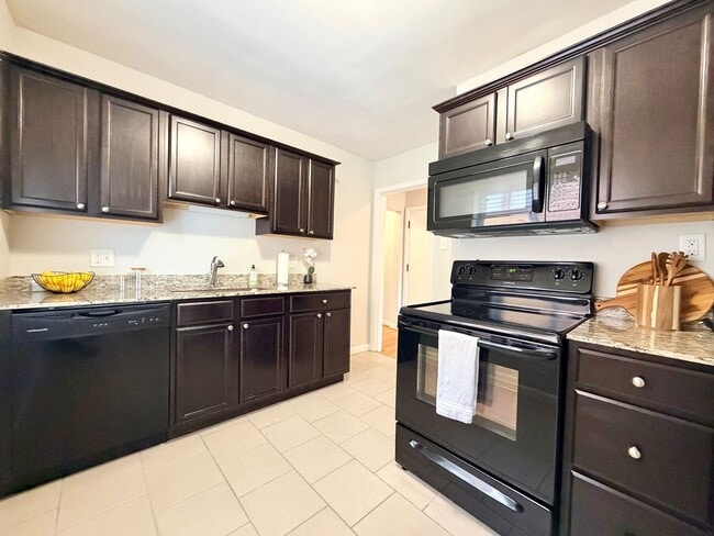Photo - Nagel Avenue Apartments Unit 5931 -2W