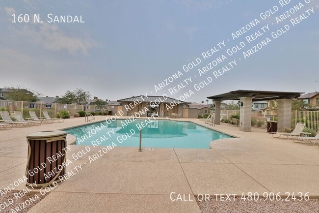 Building Photo - 160 N. Sandal- Rental