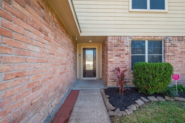 13703 Templar Ln