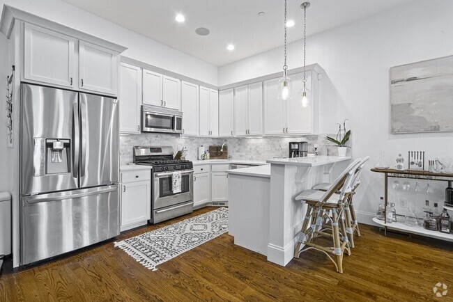 Building Photo - 496 E 3rd St Unit 1 Rental