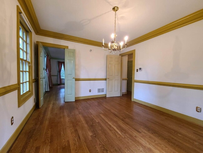 Photo - 3 BR, 2.5 BA in Crown Grant