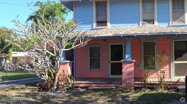 Building Photo - 10 Olive St Rental