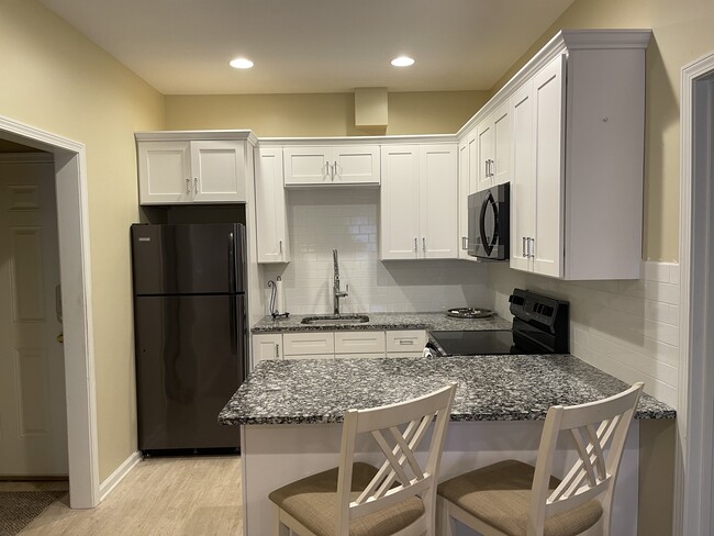 Photo - 137 Edgecombe Rd Apartments Unit Furnished and Utilities