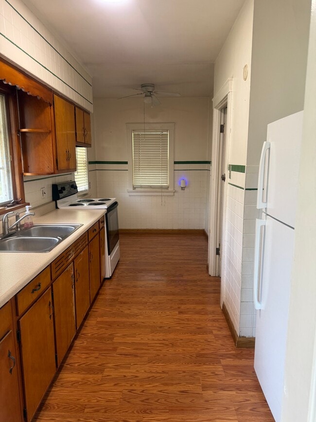 Photo - 3333 Blackstone Dr