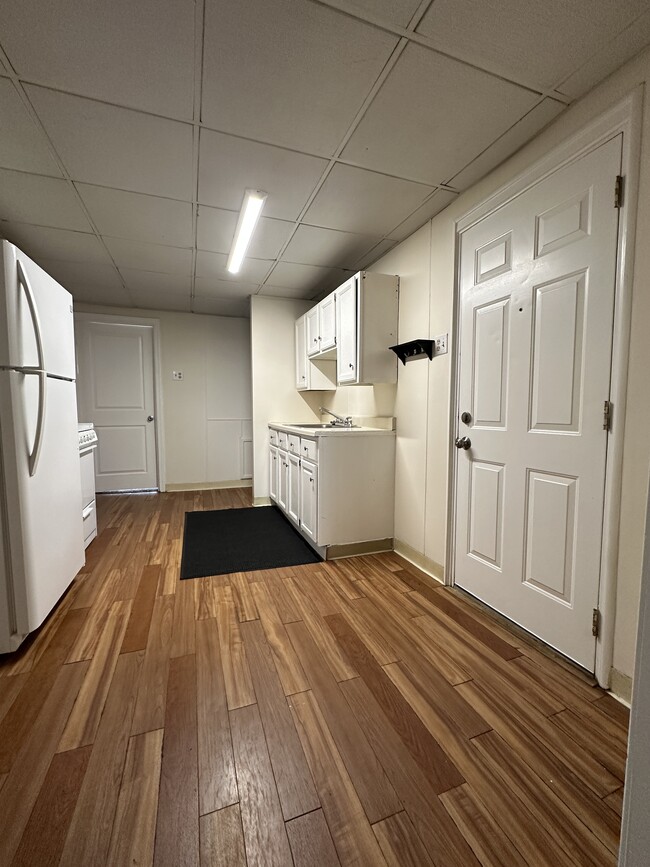 Building Photo - 134 Sherman St