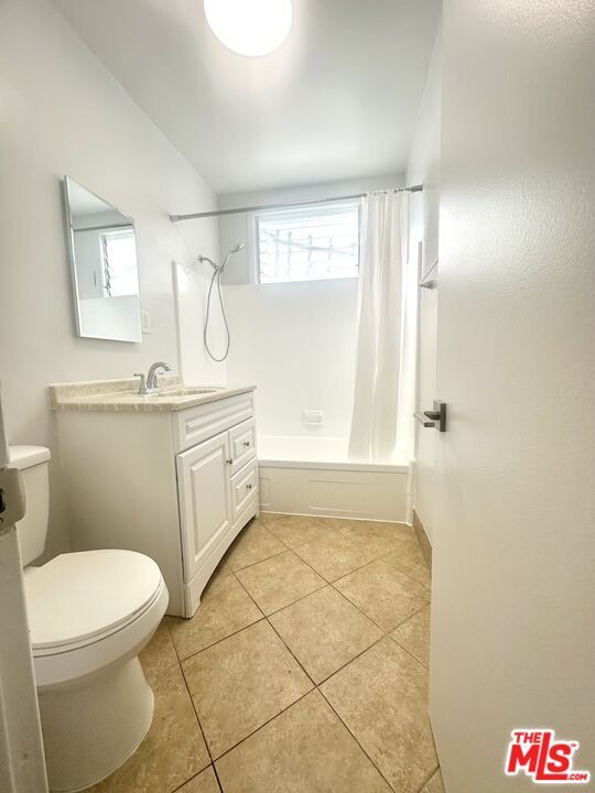 Photo - 8360 Blackburn Ave Unidad 4