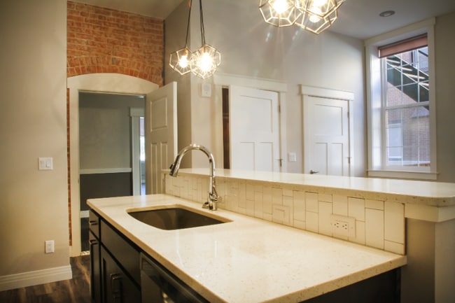 Photo - 218 E 7th St Unit 104