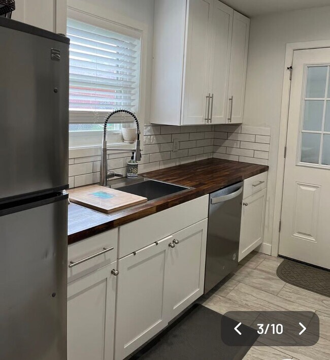 Photo - Mid Term Fully Furnished 3 bed/1 bath in Coos Bay